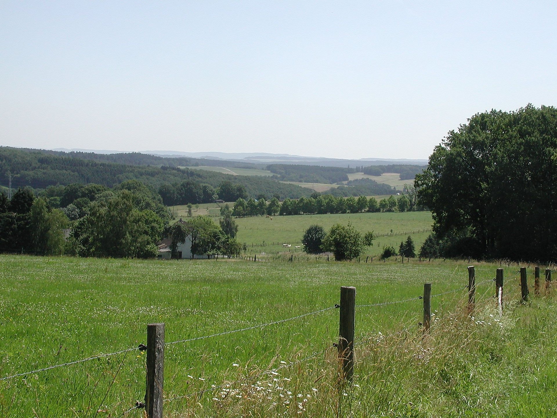 Hügellandschaft um Hilkhausen