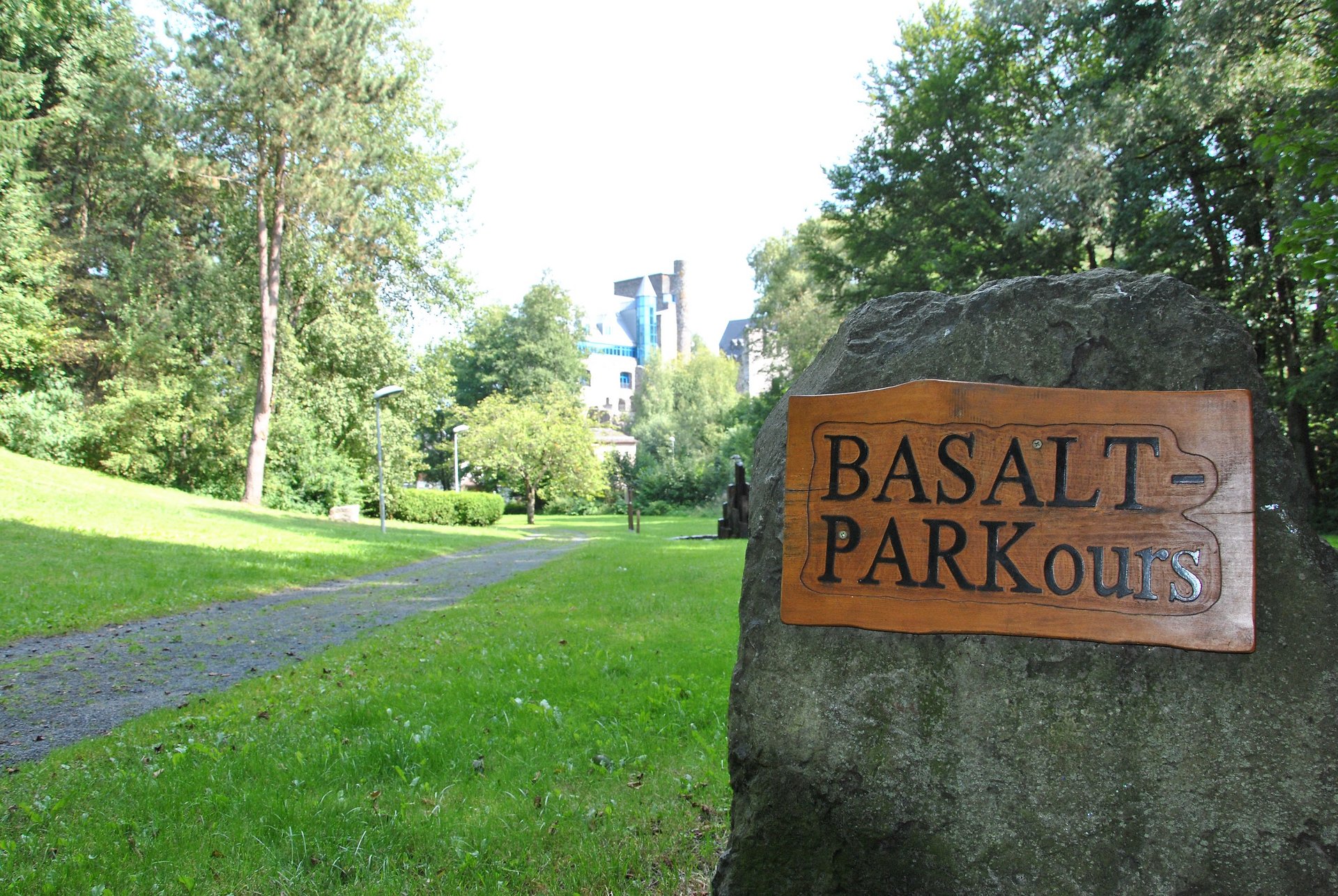 BasaltPARKours mit Burg Beilstein