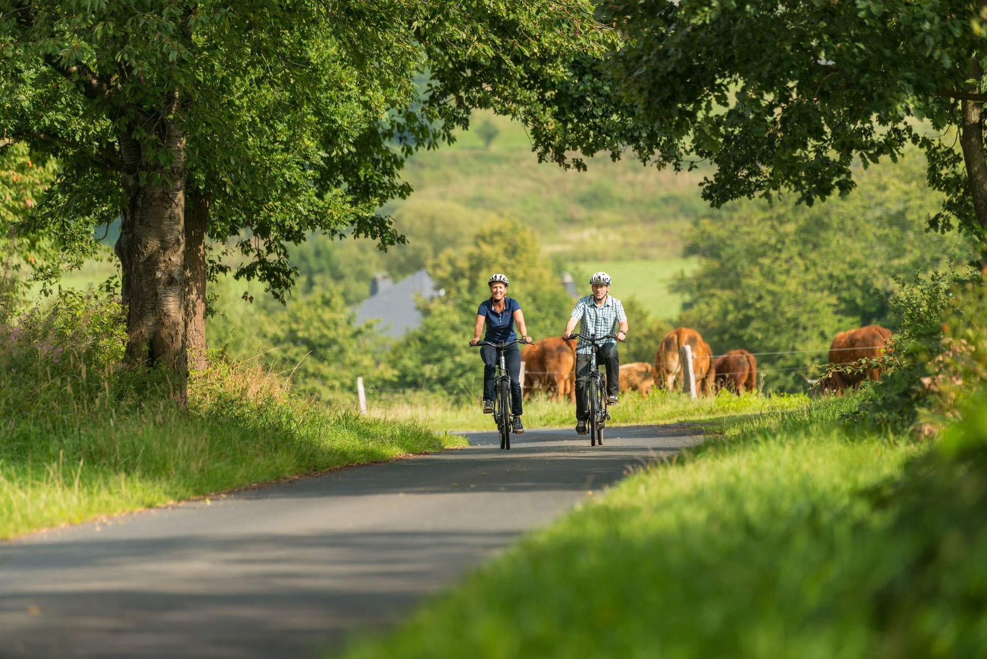 Radfahrer an der Nistermühle bei Hachenburg